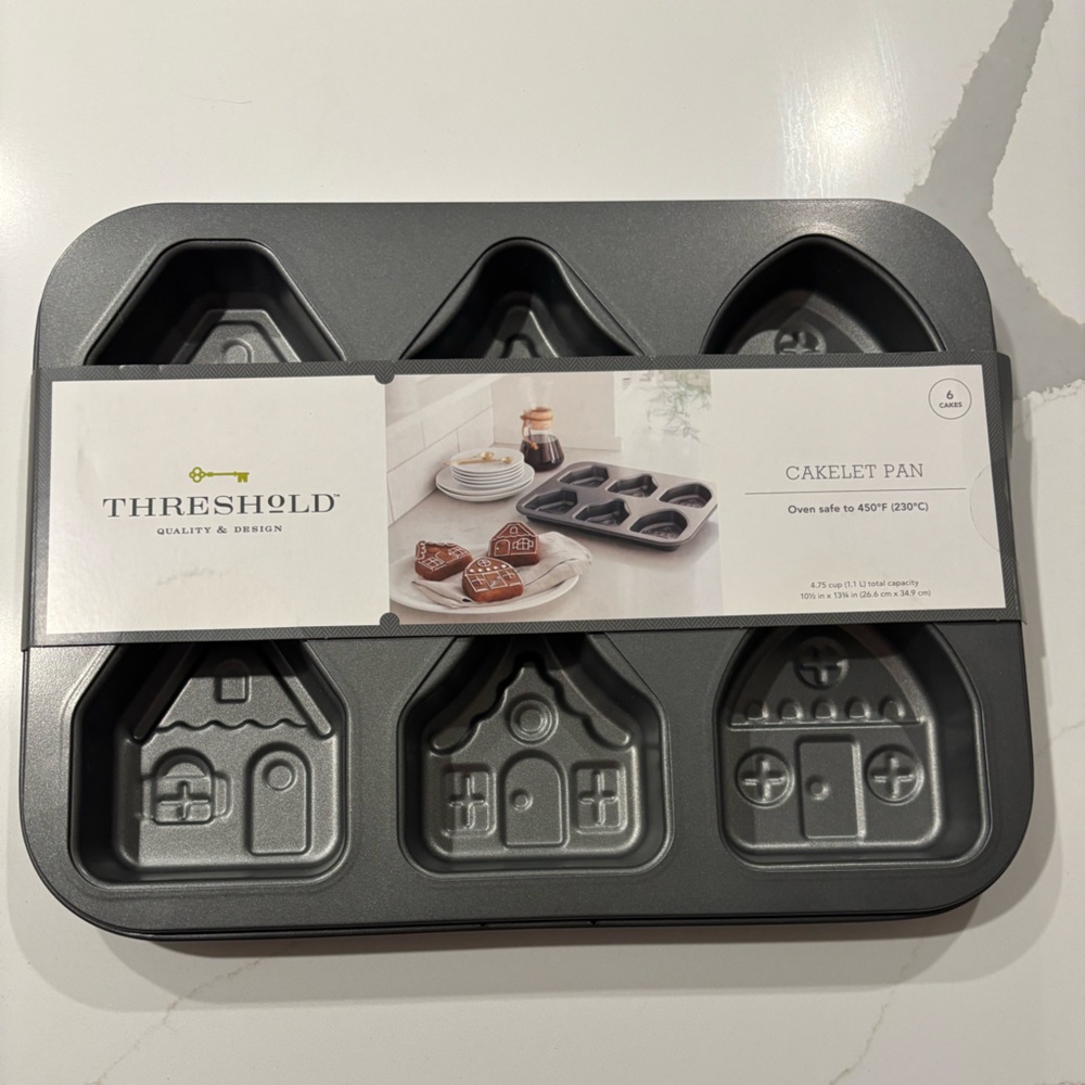 Threshold/Target…Gingerbread House Cake-let Pan w 6 Designs… NWT